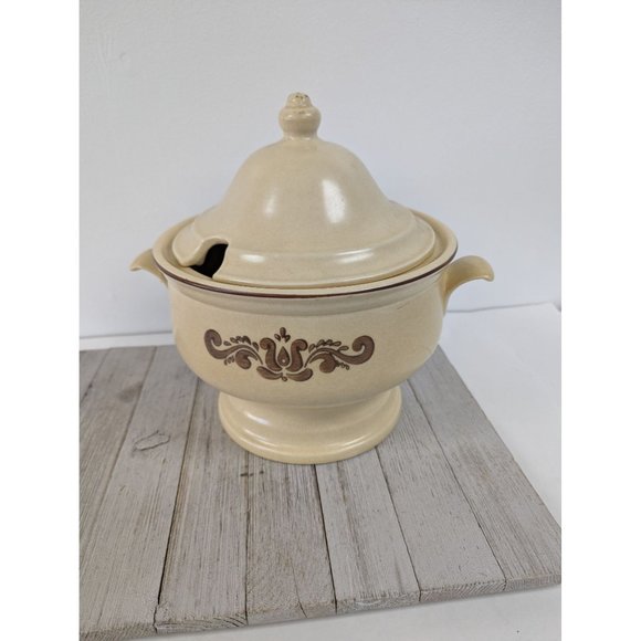 Vintage Pfaltzgraff Village 3 1/2 Quart Soup Tureen Server w/ Lid - Picture 1 of 8